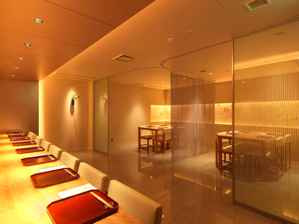 センチュリーコート丸の内(東京都千代田区/二重橋前駅/ホールスタッフ)_3